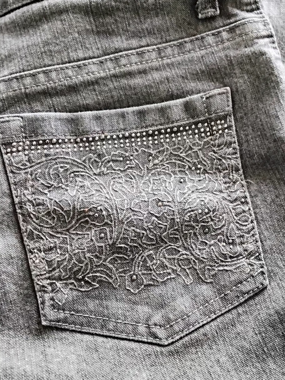 Gloria Vanderbilt Gray Denim Straight Leg‎ Jeans - Picture 3 of 6